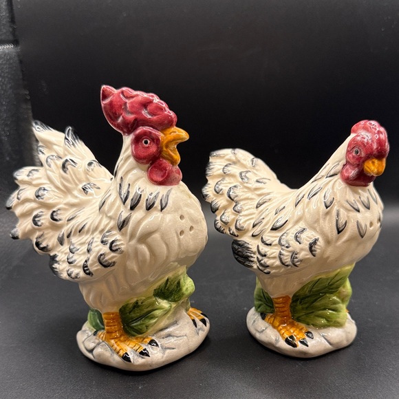 Other - Rooster and Hen salt and pepper shaker